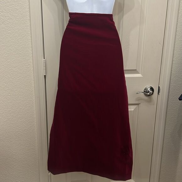 Claybrooke Maxi Skirt Sz 10 Burgundy Red 💯% Cotton Velv Feel Vintage Hong Kong - Picture 5 of 7